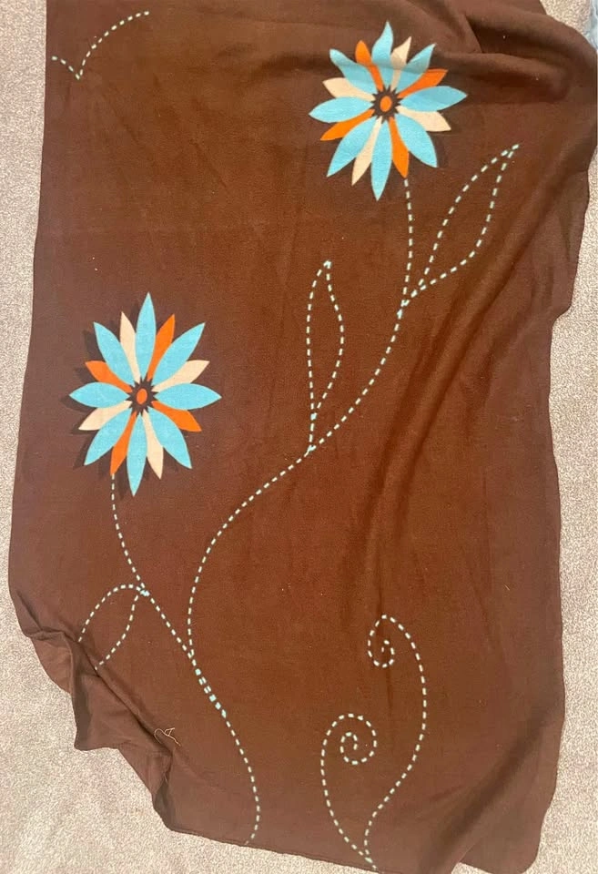 4f x 6 ft fleece blanket, clean