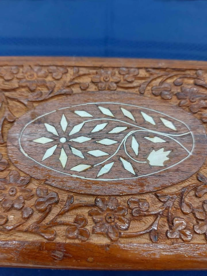 Vintage Inlay Wood Hand Carved Jewelry Or Trinket Box - photo 3