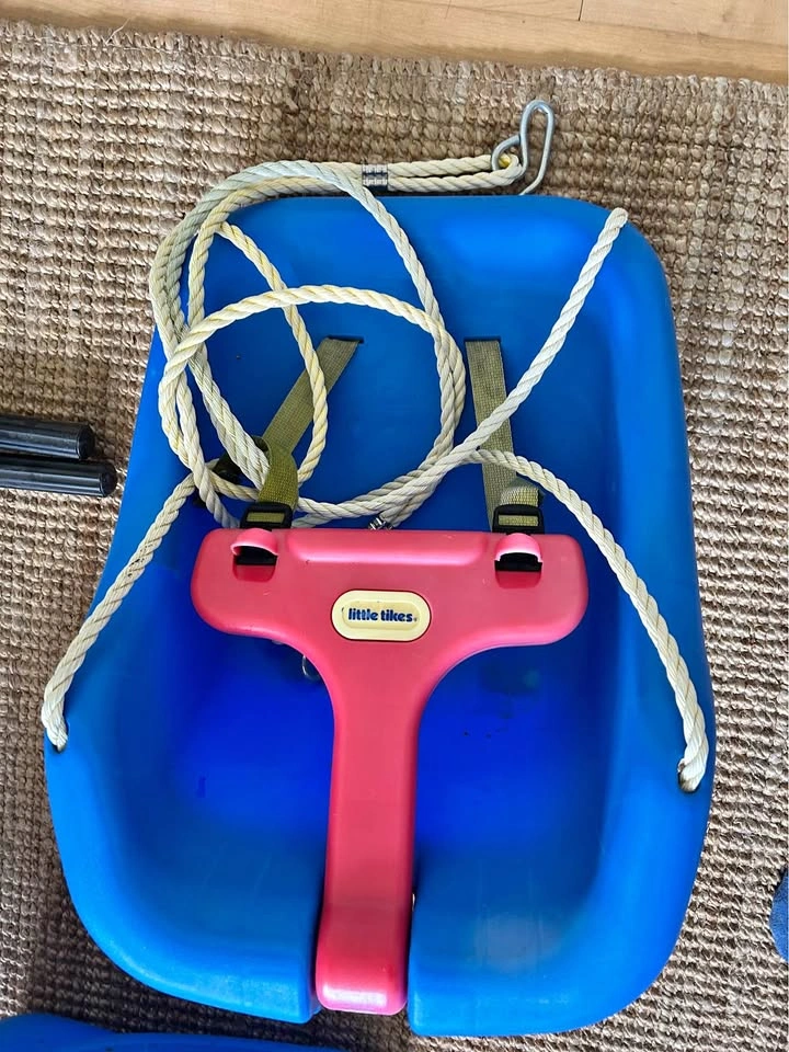 Little Tikes 2-in-1 Snug 'n Secure Swing