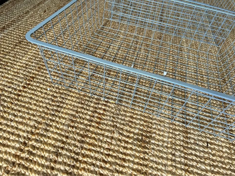Set of 2 IKEA Wire Storage Baskets 21x16x6“ - photo 2