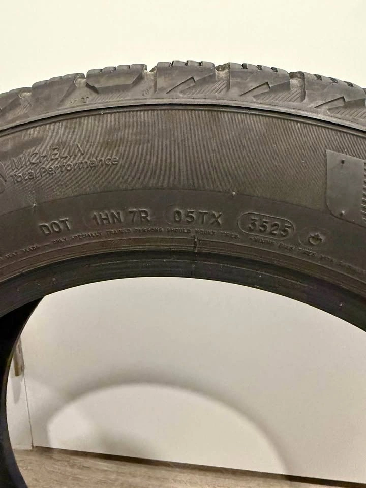 Set of 4 Michelin X-ice Snow 205/60/16