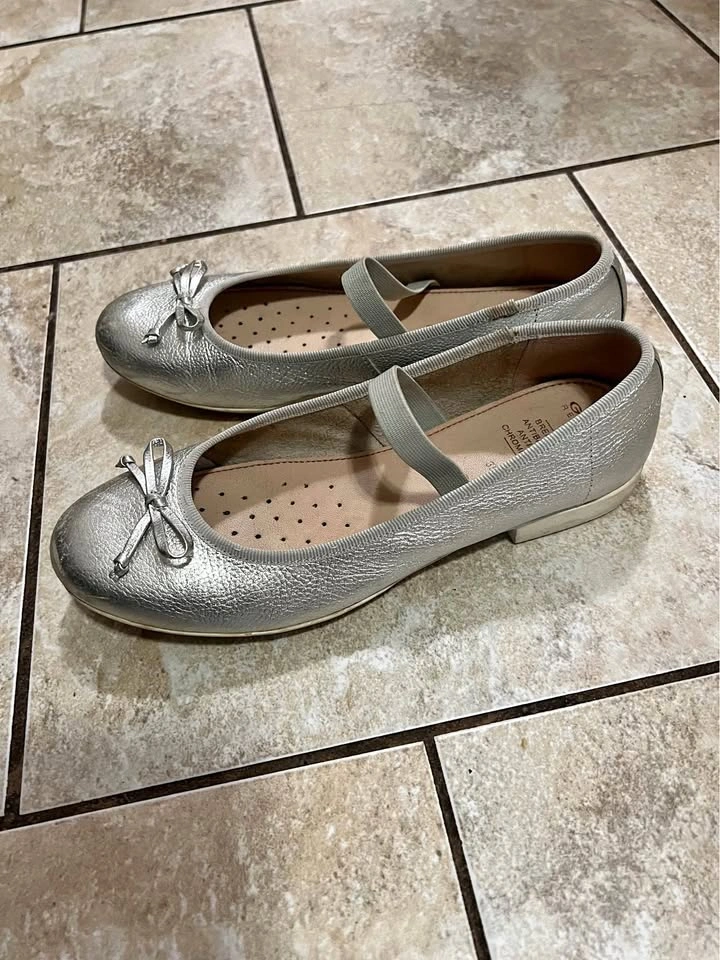 Geox ballerina girl shoes - size 35