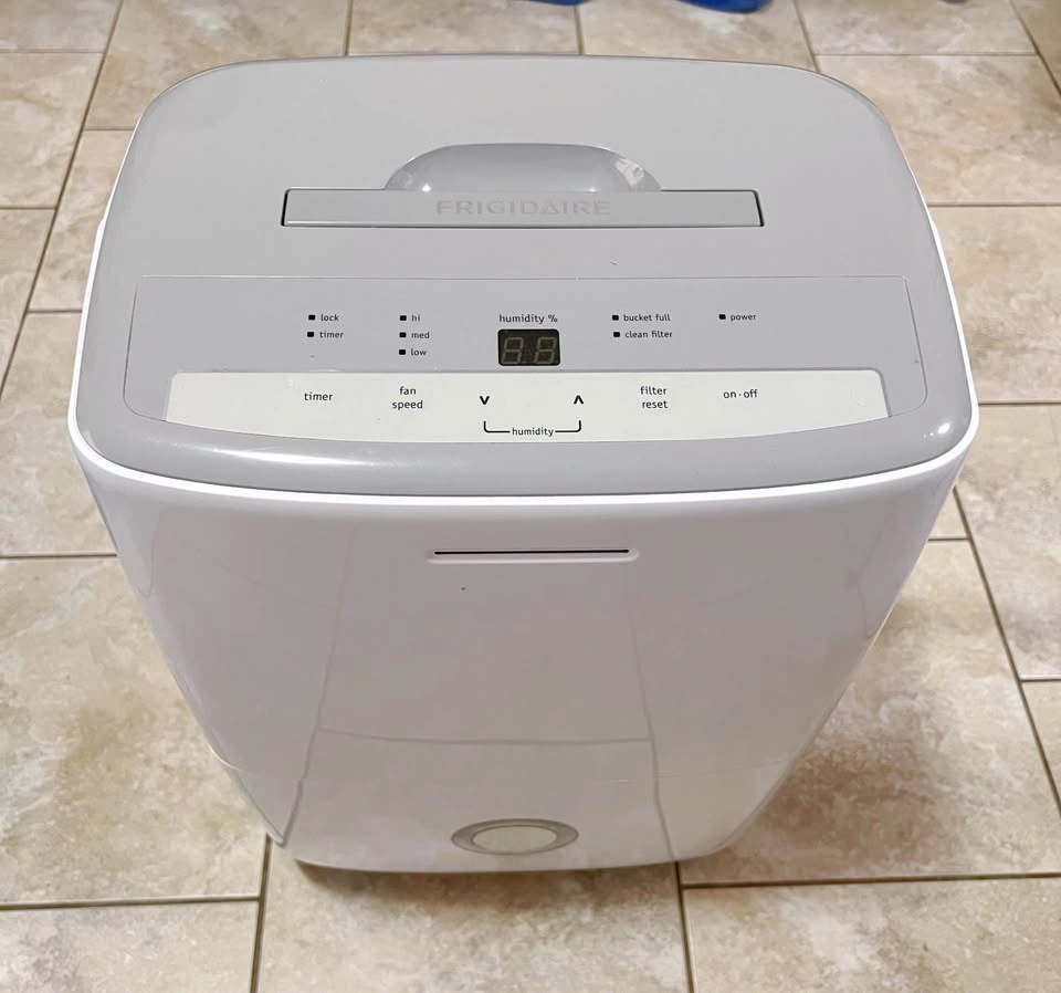 Frigidaire 30-Pint Dehumidifier (Model FFAD3033R1) - photo 4