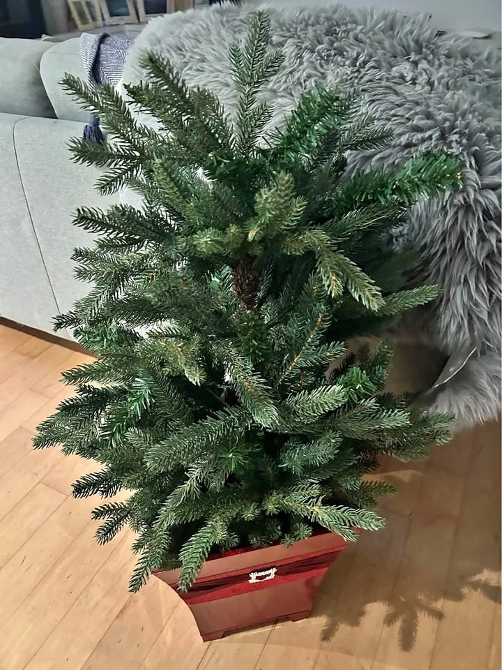 3 ft Artificial Christmas Tree in Red Decorative Pot