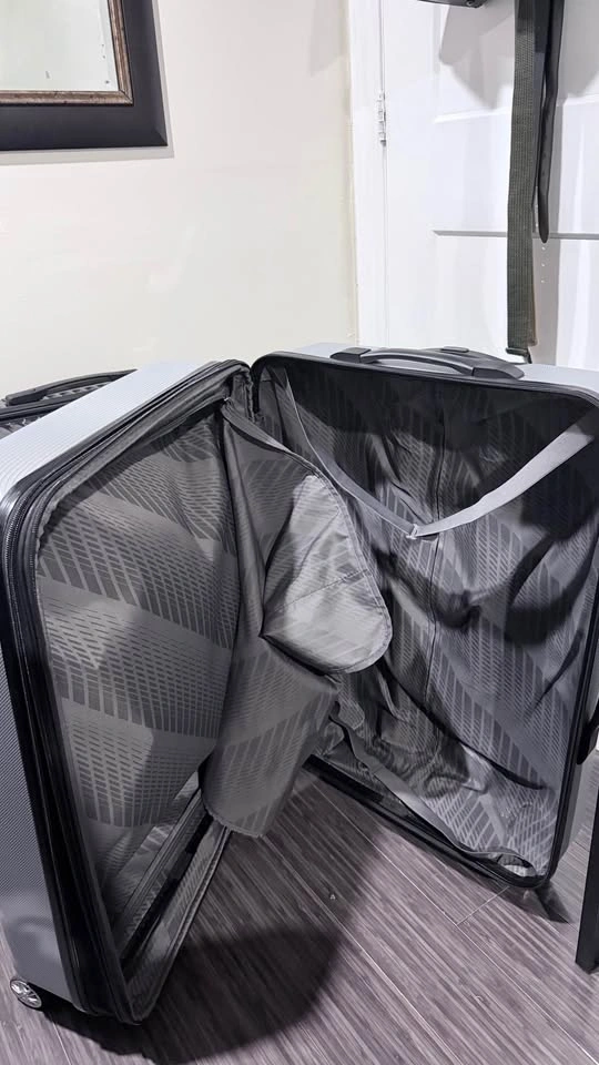 Large grey suitcase - photo 2