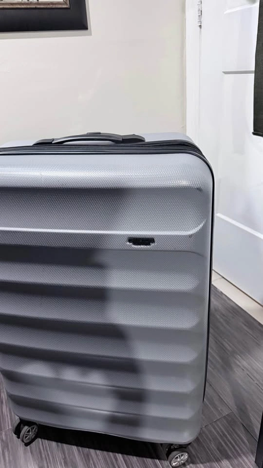 Large grey suitcase - photo 3