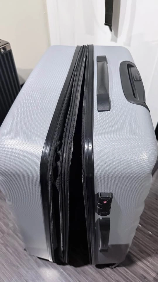 Large grey suitcase - photo 4