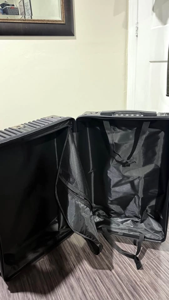 Black Hardshell Spinner Suitcase size medium - photo 4