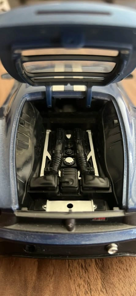 2007 Ferrari 430 Scuderia (1:18 Scale Diecast) (Hot Wheels) - photo 4