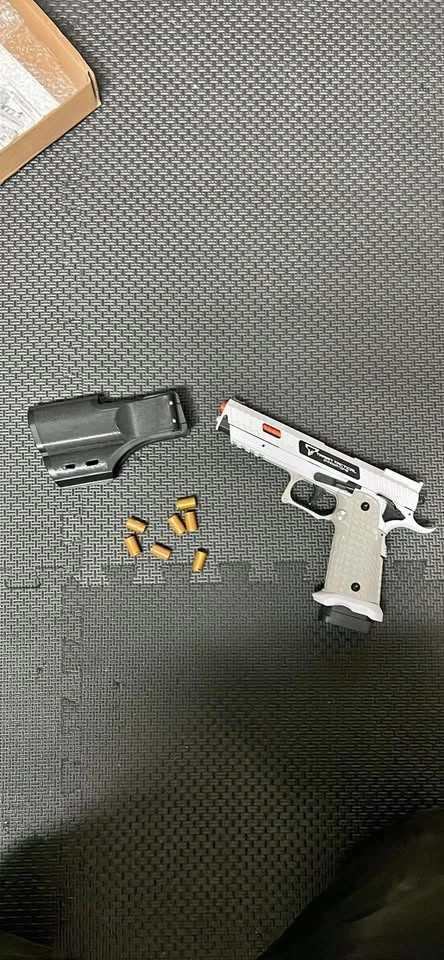 2011 Combat Master Shell Ejecting Toy Gun