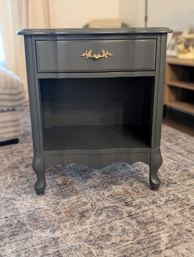 French Provincial End Table / Night Stand - photo 2