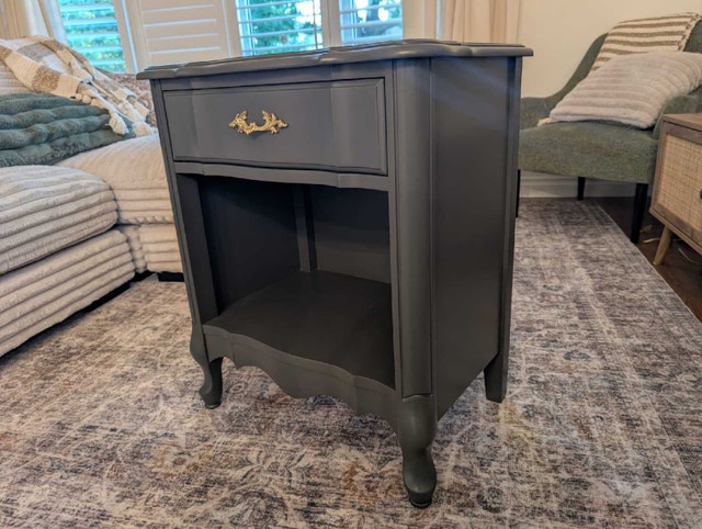 French Provincial End Table / Night Stand - photo 3