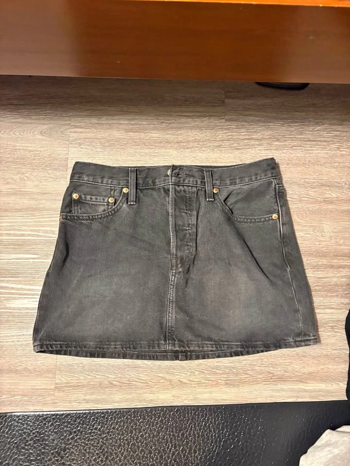 Levi’s Jean mini skirt black