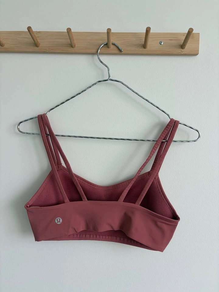 Lululemon sports bra size 4 - photo 2