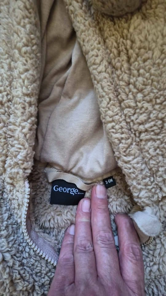 George bear suit 3 to 6 m - photo 2
