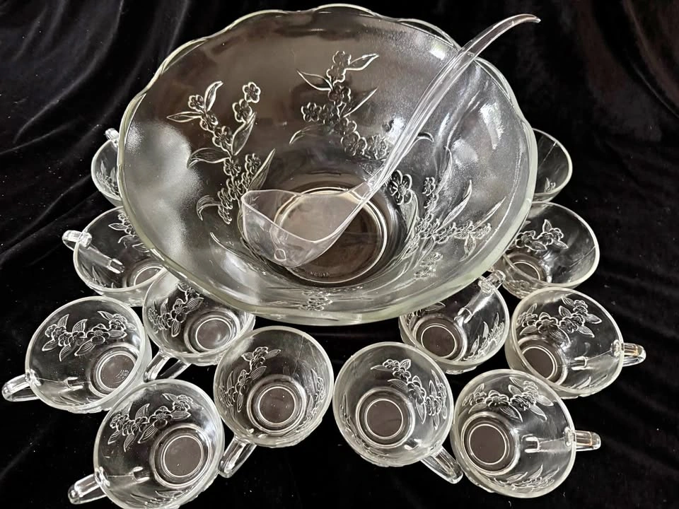 Vintage Glass Punch Bowl Set - 14 Pieces (Missing Base/Hooks)