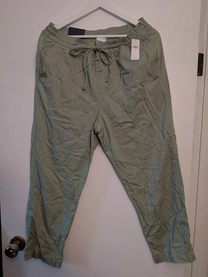 Women's pants/ shorts - photo 2