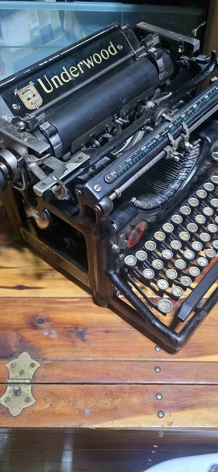 UNDERWOOD Typewriter