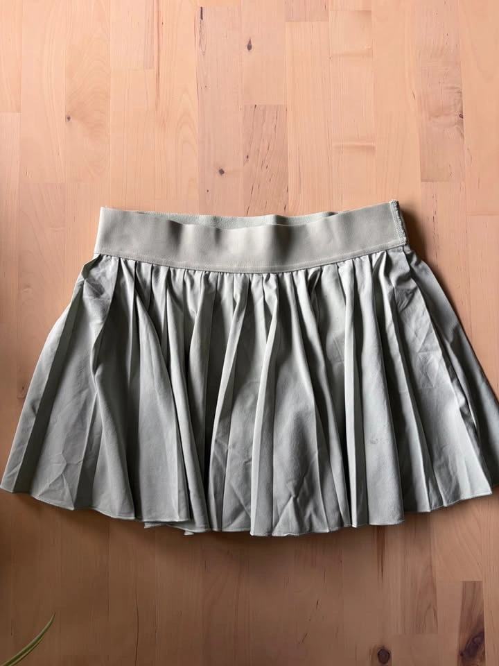 TNA Tennis Skirt and Bra Top Set (sage green colour, size small) - photo 2