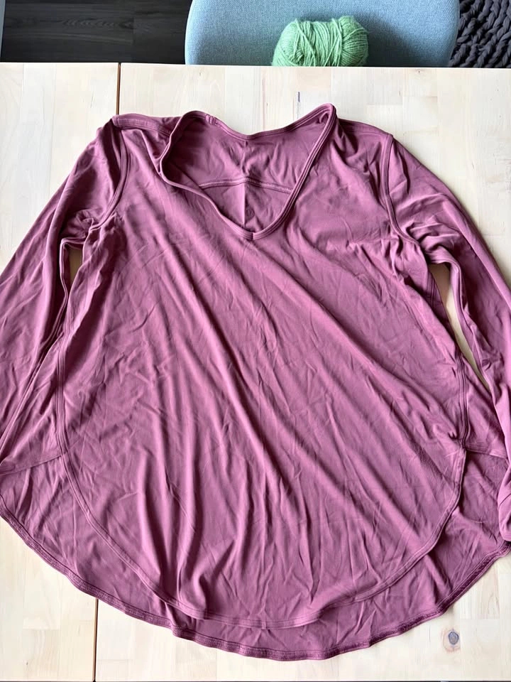 Lululemon Women's Flowy Top