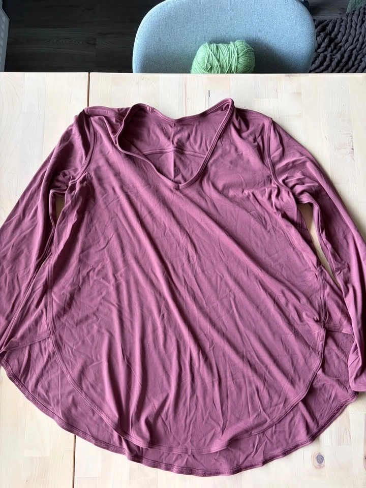 Lululemon Women's Flowy Top - photo 2