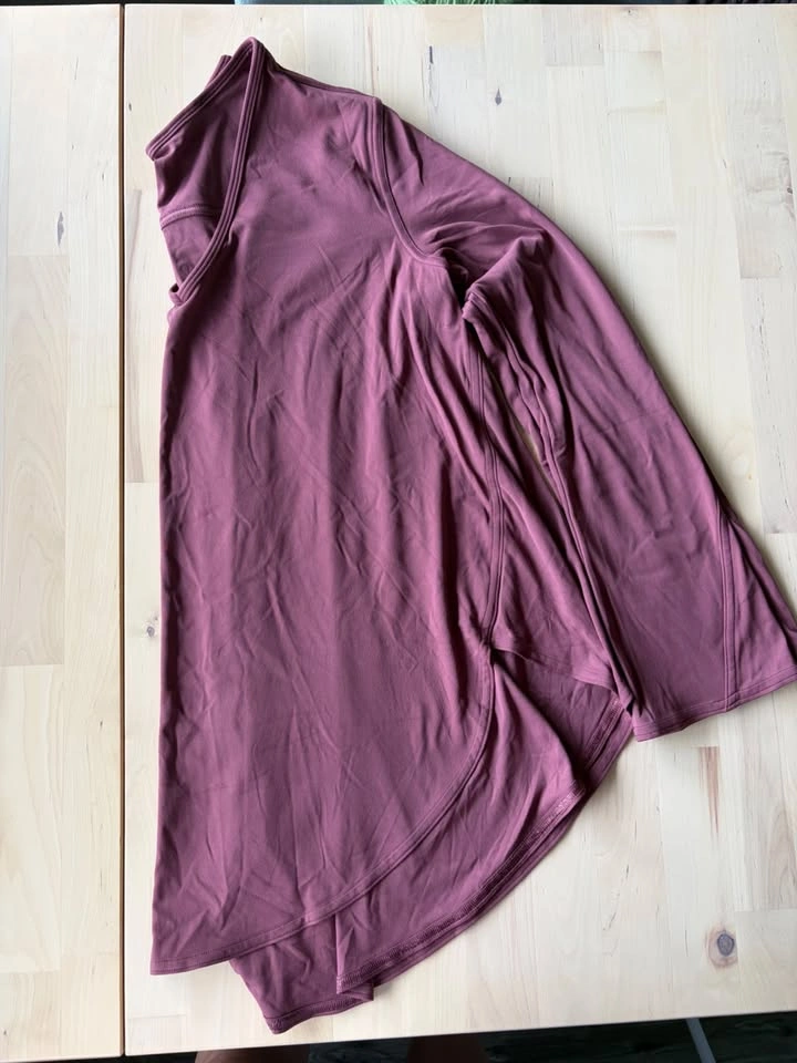 Lululemon Women's Flowy Top - photo 3