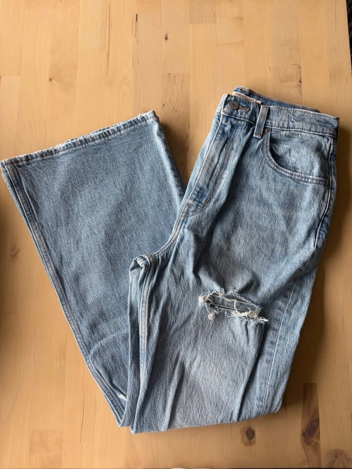 Levi's Boot Leg Ripped Jeans - photo 3
