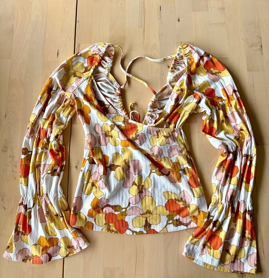 Women's Floral Patterned Wrap Top