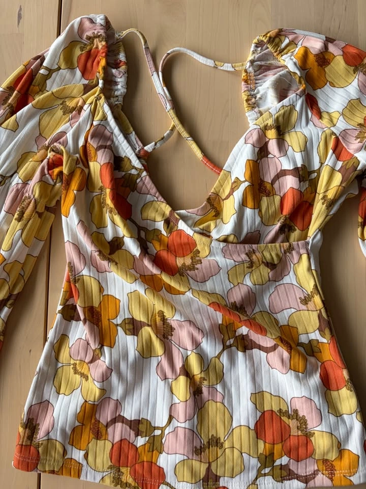 Women's Floral Patterned Wrap Top - photo 4
