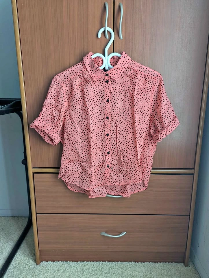 H&M orange/coral speckled cropped button down cotton shirt size
