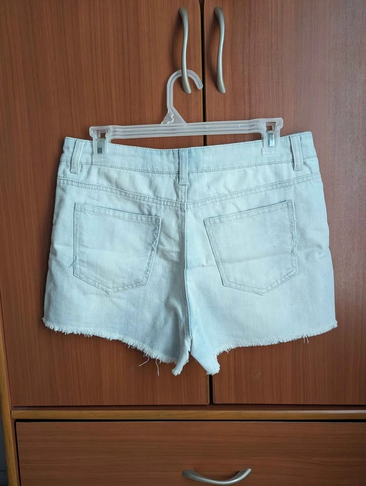 Design Lab high-waisted jean shorts size 28 - photo 2