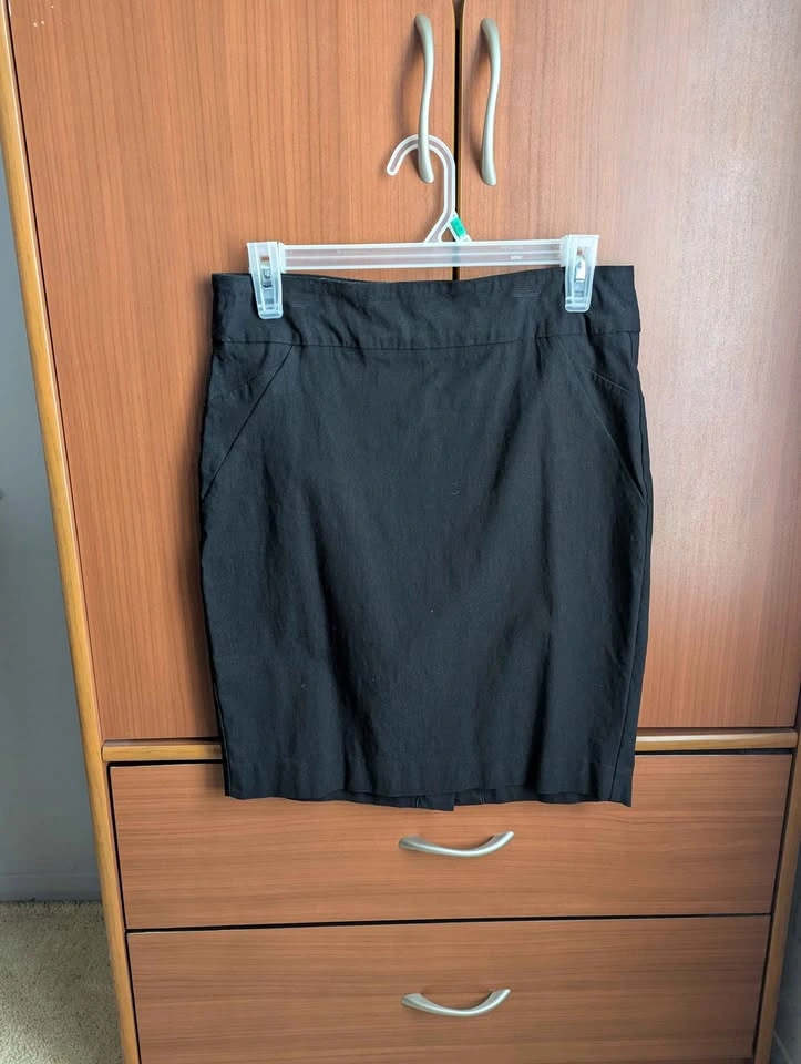 RW&CO black pencil skirt size M