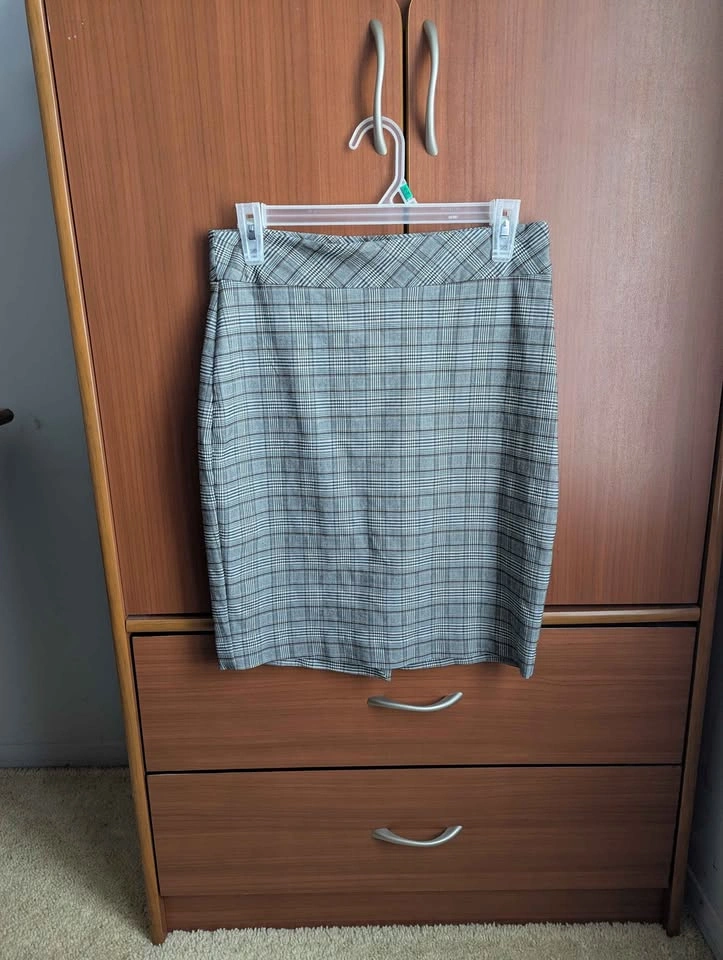 RW&CO Glen plaid pull-on pencil skirt size M