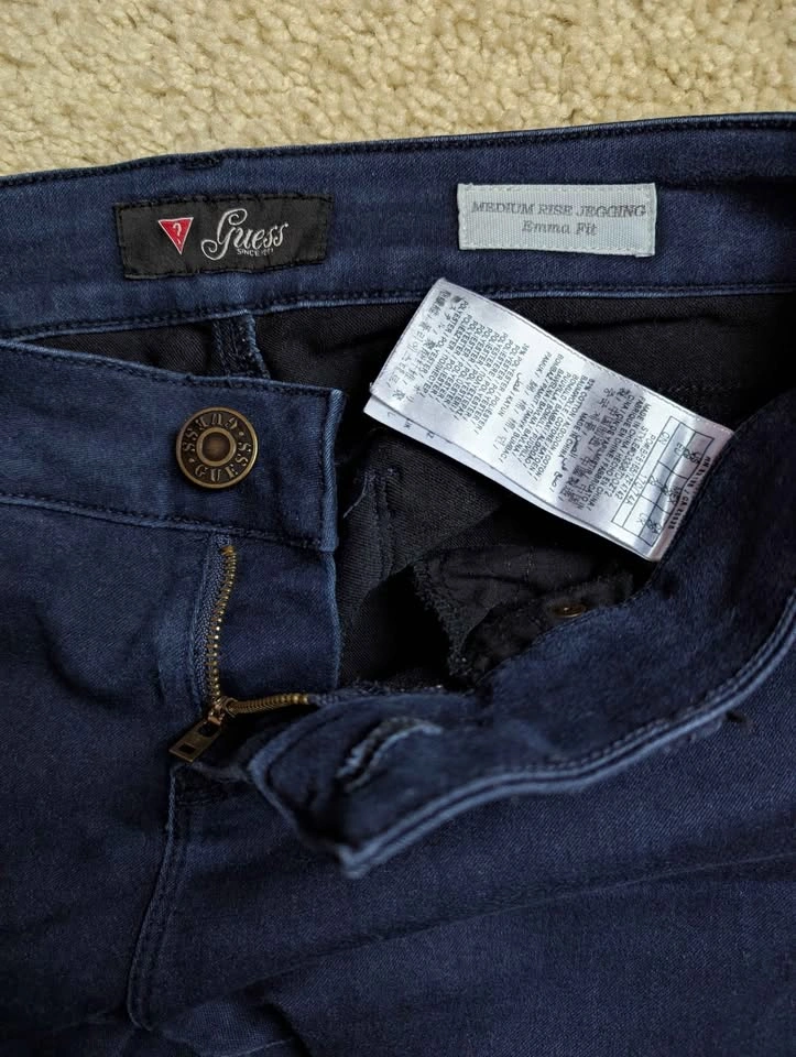Guess Emma Fit medium rise jegging size 29 (fits large) - photo 4