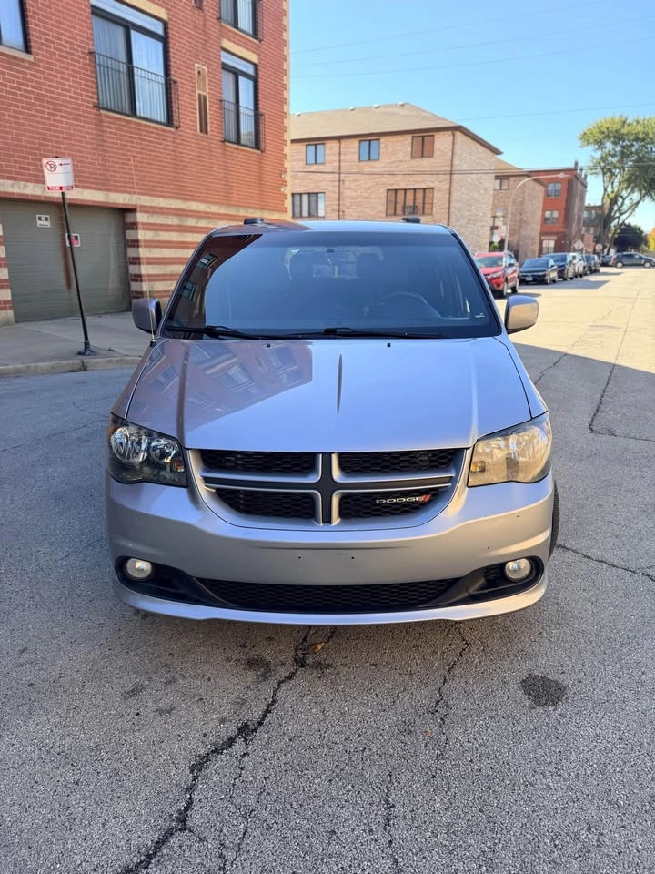 2017 Dodge Caravan Passenger SXT Minivan 4D