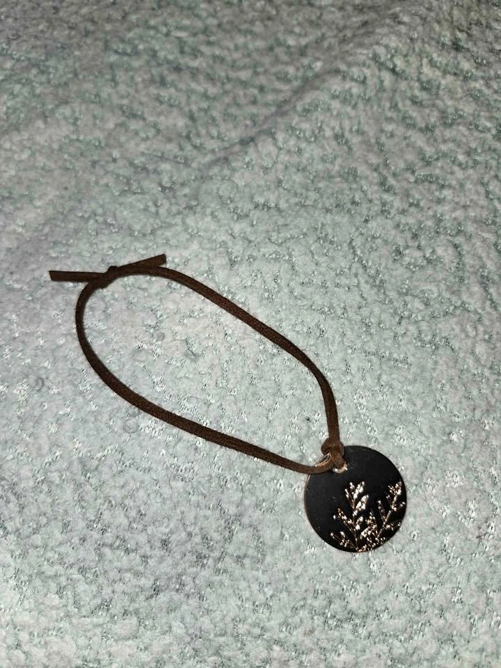 Gold Floral Pendant Necklace
