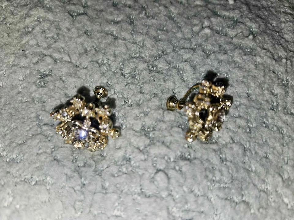 Vintage Rhinestone Screw-Back Earrings