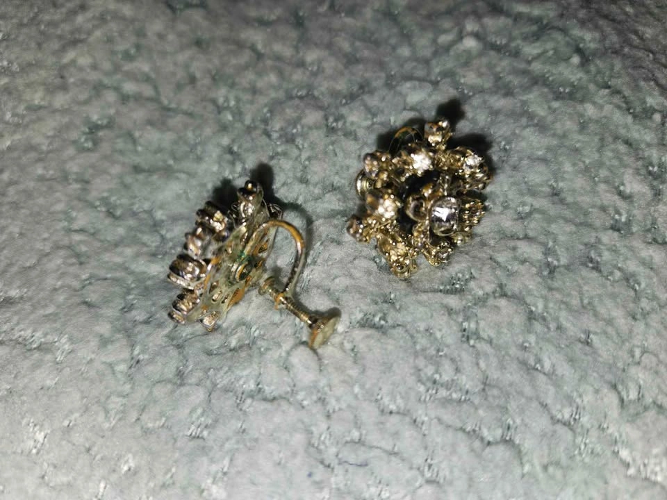 Vintage Rhinestone Screw-Back Earrings - photo 3