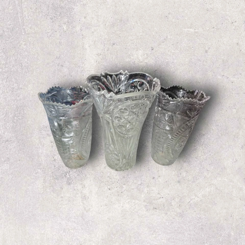 Set of 3 Crystal Plastic Vases - photo 2
