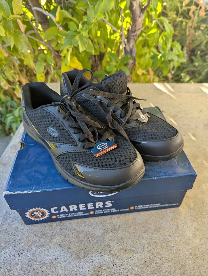 Brand New Ladies Wide Width Slip Resistant Work Shoes