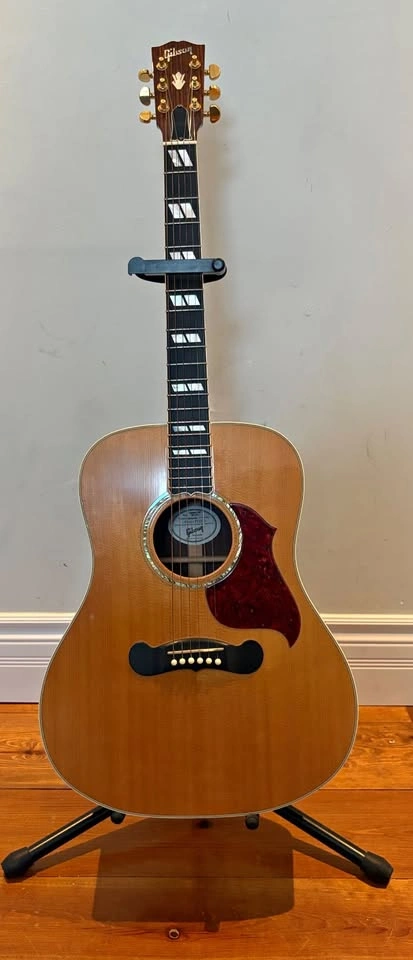 Gibson Songwriter Deluxe Acoustic Guitar w/ Original Hardshell C