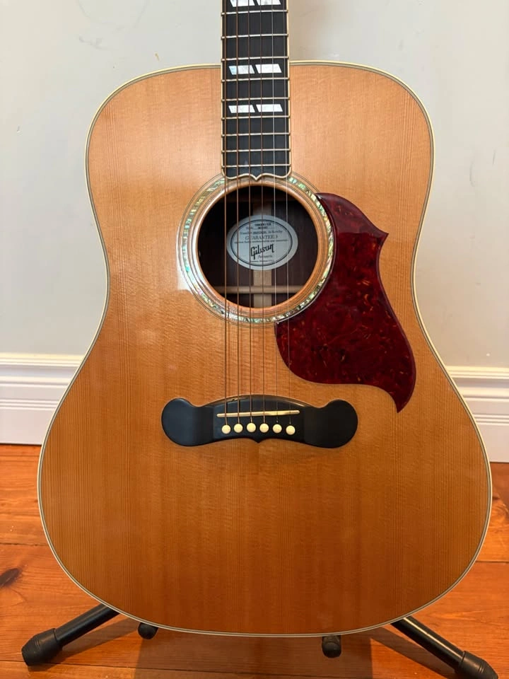Gibson Songwriter Deluxe Acoustic Guitar w/ Original Hardshell C - photo 2