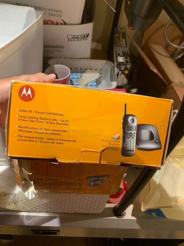 Motorola 2.4 GHz Cordless Telephone - photo 2