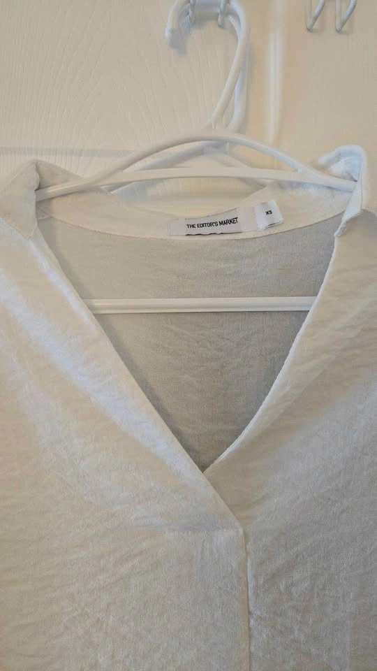 White & navy blouse from Singapore - photo 3