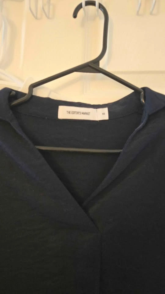 White & navy blouse from Singapore - photo 5