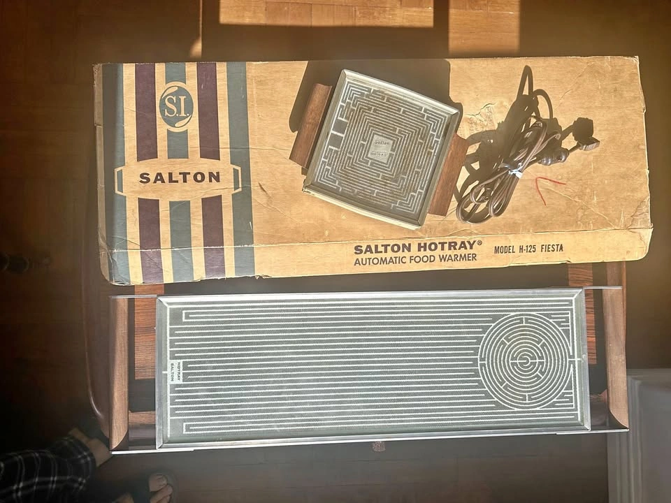 Vintage Salton Hotray 2-Piece Food Warmer Set