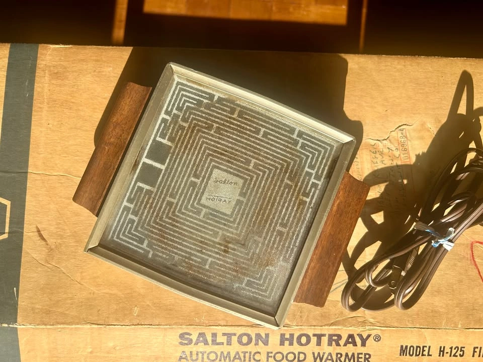 Vintage Salton Hotray 2-Piece Food Warmer Set - photo 3