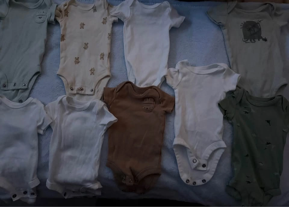 9-Piece Baby Onesie Bundle – Preemie & Newborn 🤎🤍