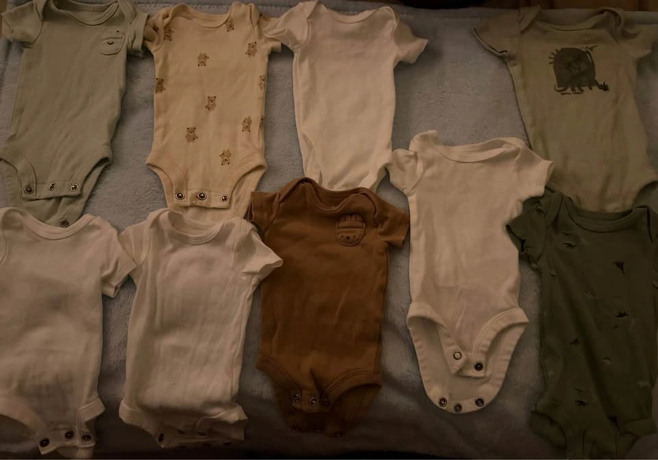 9-Piece Baby Onesie Bundle – Preemie & Newborn 🤎🤍 - photo 3