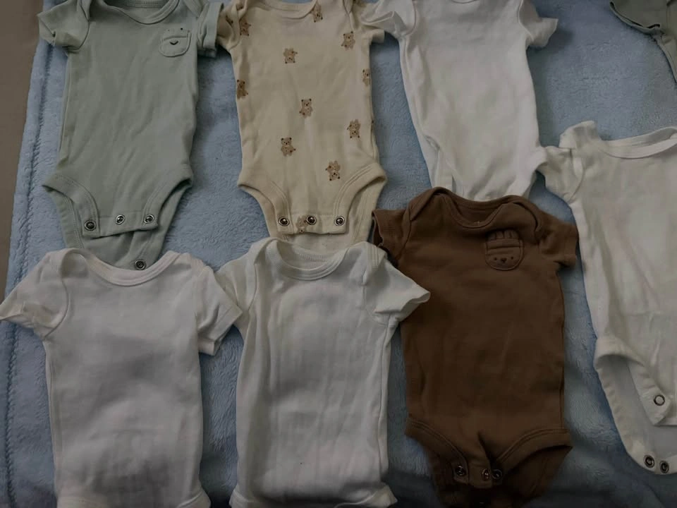 9-Piece Baby Onesie Bundle – Preemie & Newborn 🤎🤍 - photo 4